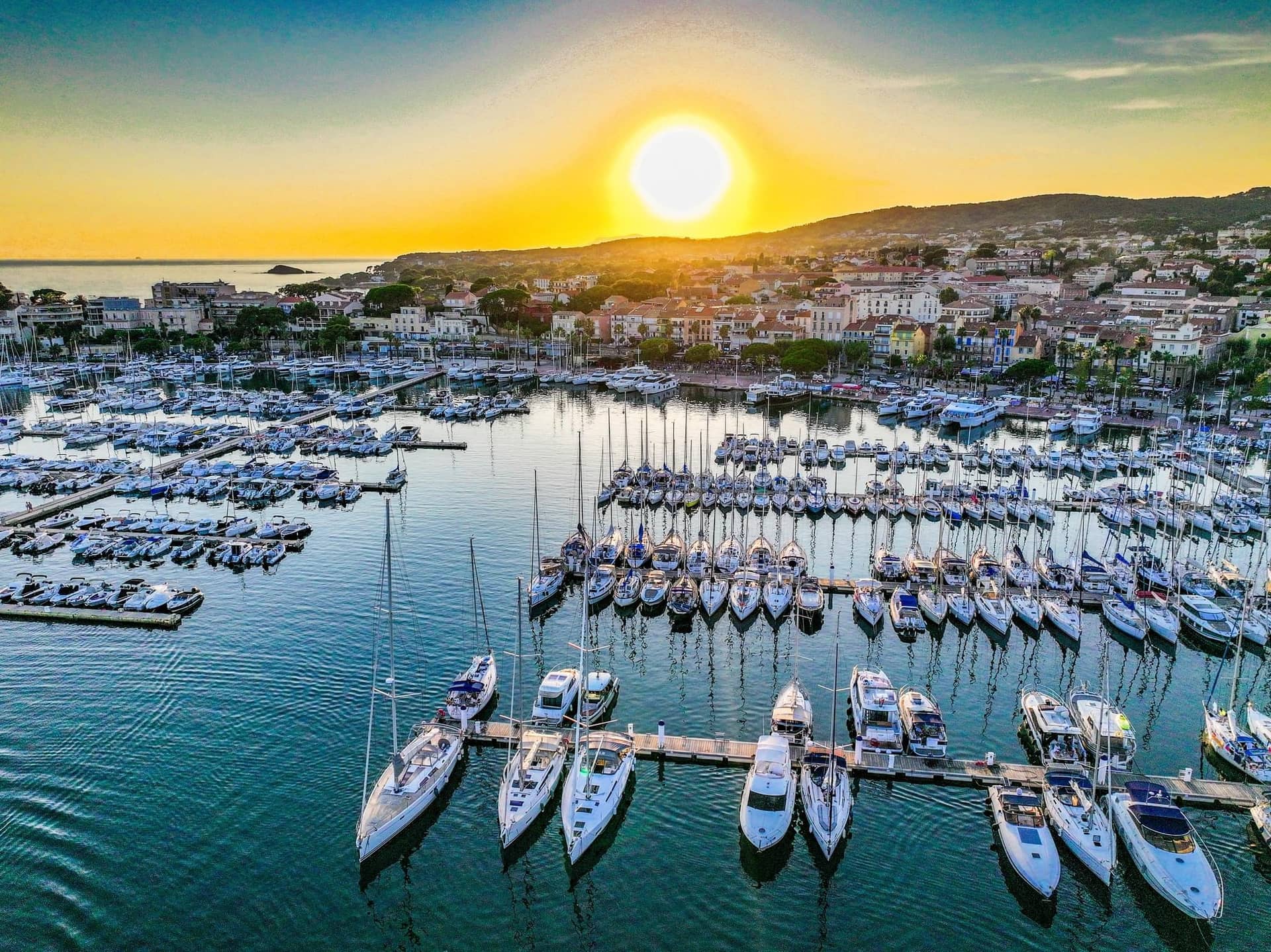 Le port de Bandol au coucher du soleil